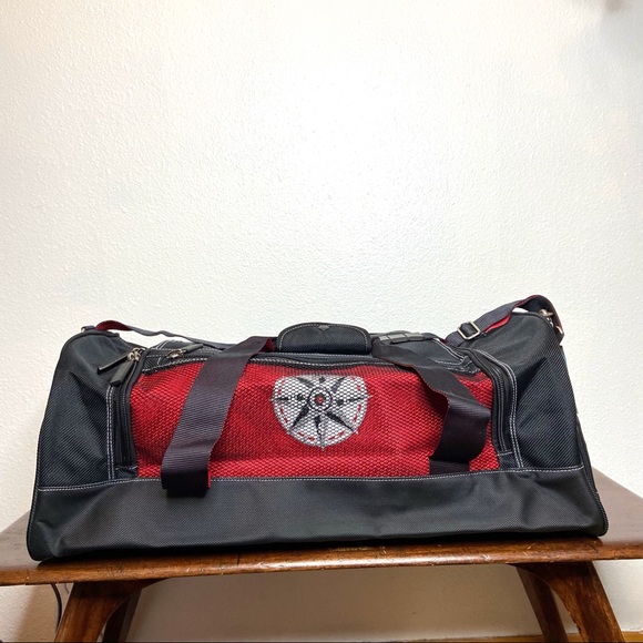 NWT Vintage Deadstock Marlboro Unlimited Gear Compass Duffel Duffle Bag